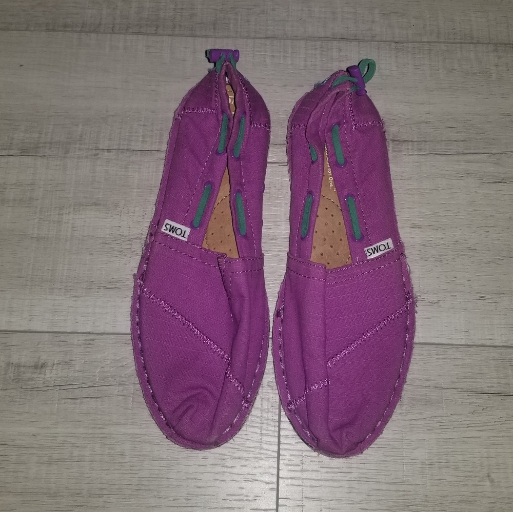 Purple Tom's